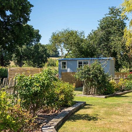 The Hideaway Hut - 1 Bed Shepherds Hut - هيريفورد المظهر الخارجي الصورة